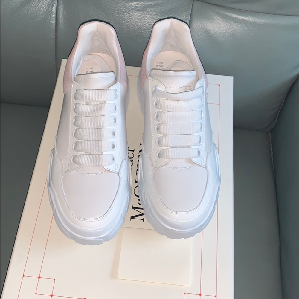 Alexander McQueen  Oversized Sneakers - Picture 2 of 10
